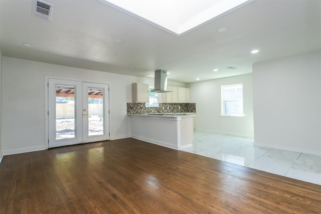 1219 Cloverdale Drive - Photo 5