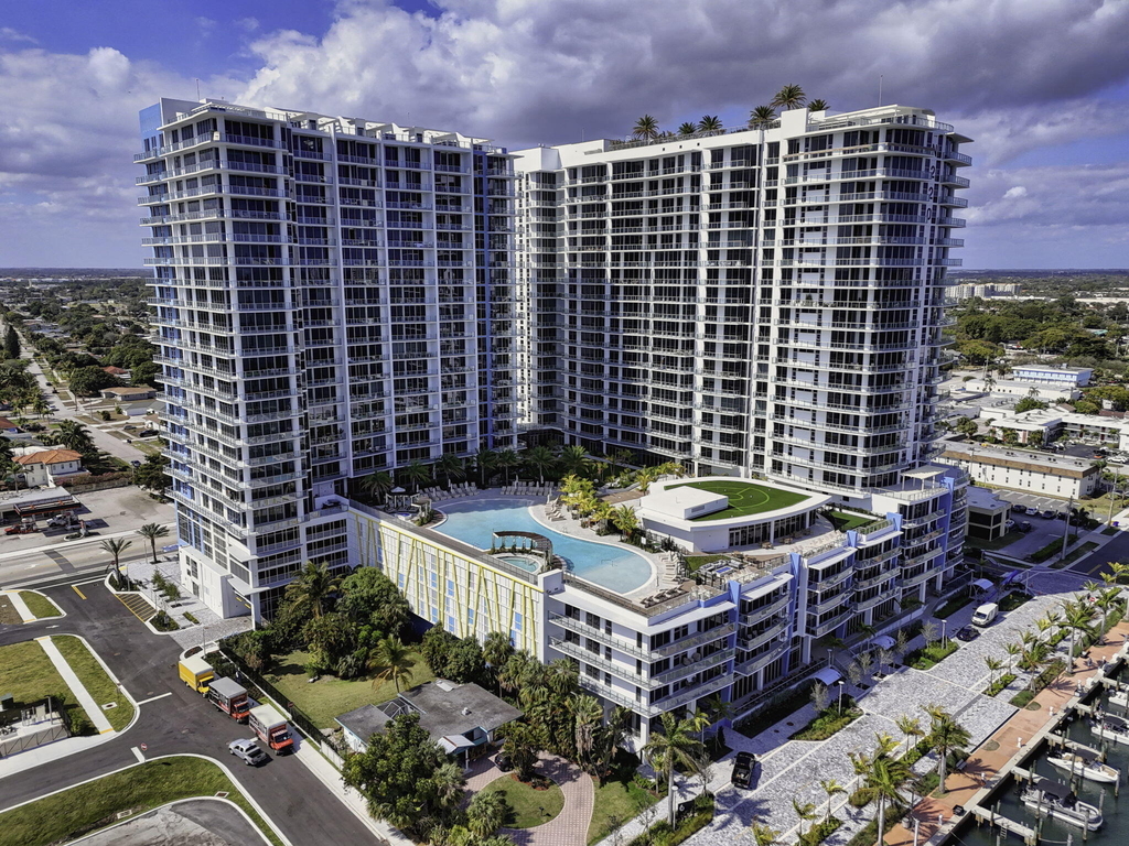220 Lake Shore Drive - Photo 2