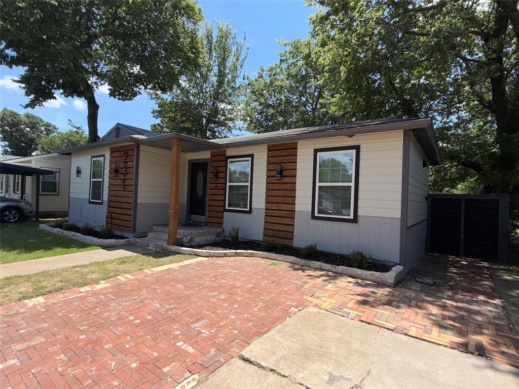 231 Elm Street - Photo 1