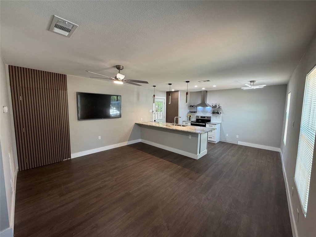 231 Elm Street - Photo 4
