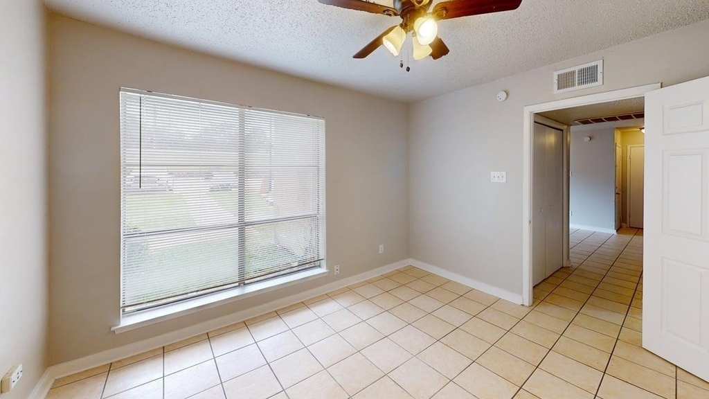 8110 Skillman Street - Photo 8