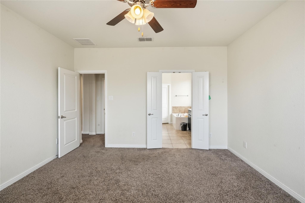 560 Pendennis Drive - Photo 13