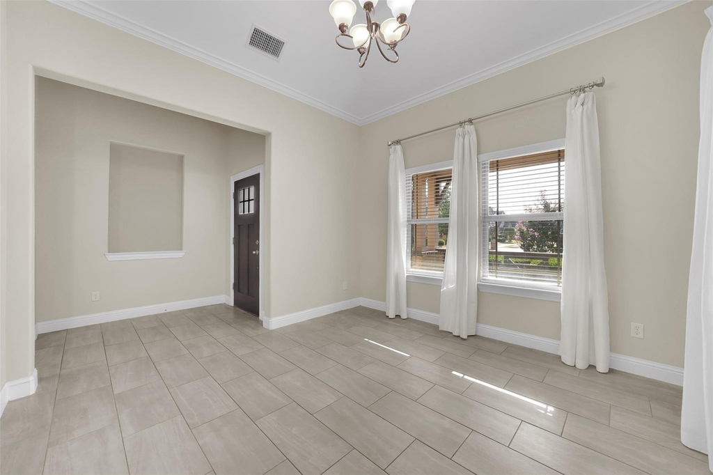 5805 Zinnia Drive - Photo 4