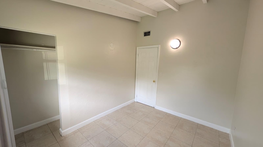 1553 Nw 15th Terrace - Photo 5