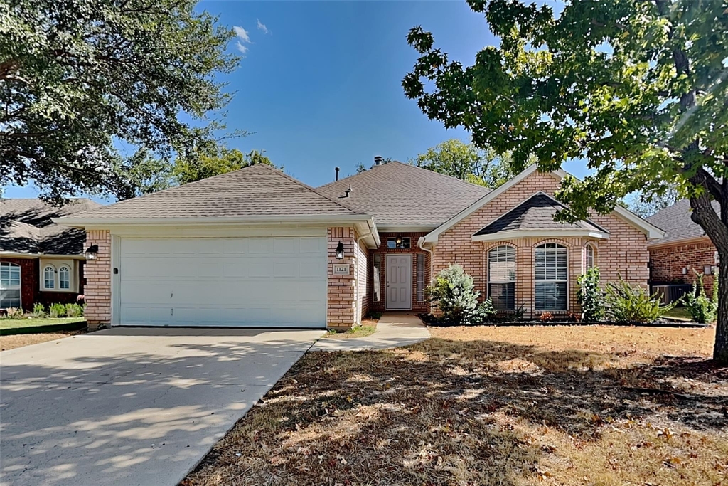 1121 Springwood Drive - Photo 0