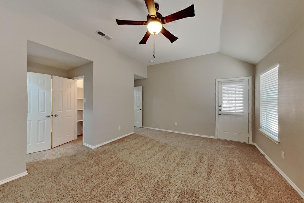 1121 Springwood Drive - Photo 6