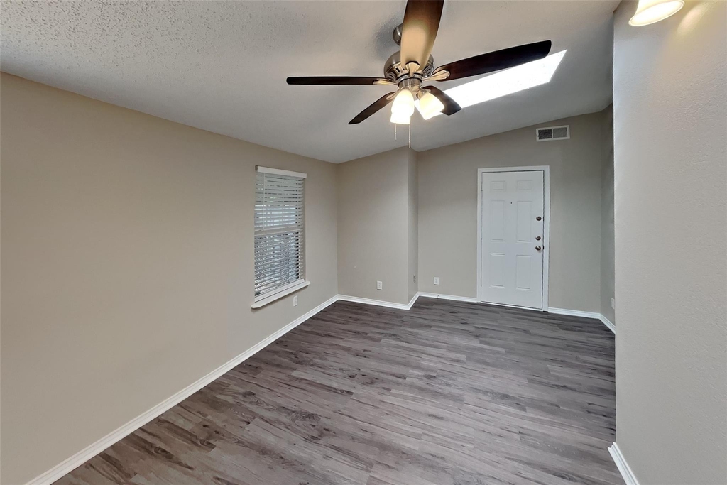 10400 Napa Valley Drive - Photo 4