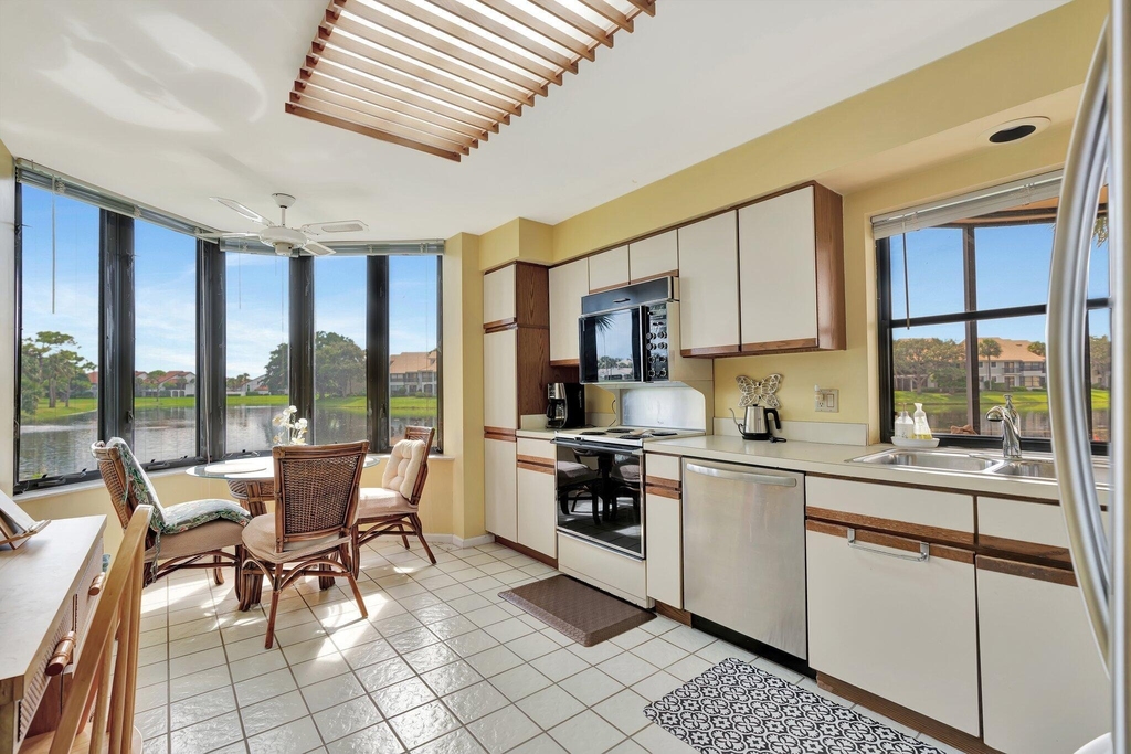 16913 Waterbend Drive - Photo 7