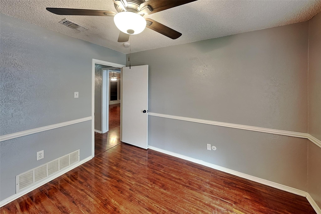 305 Bremen Drive - Photo 12