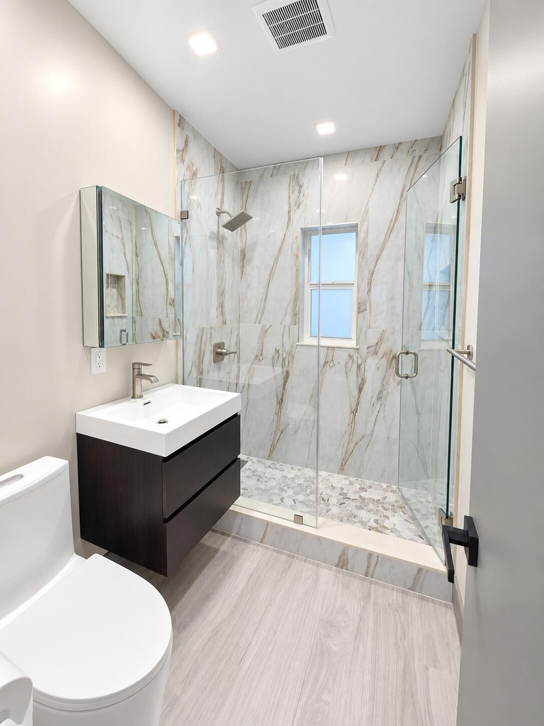 1623 Ne 3rd Avenue - Photo 2