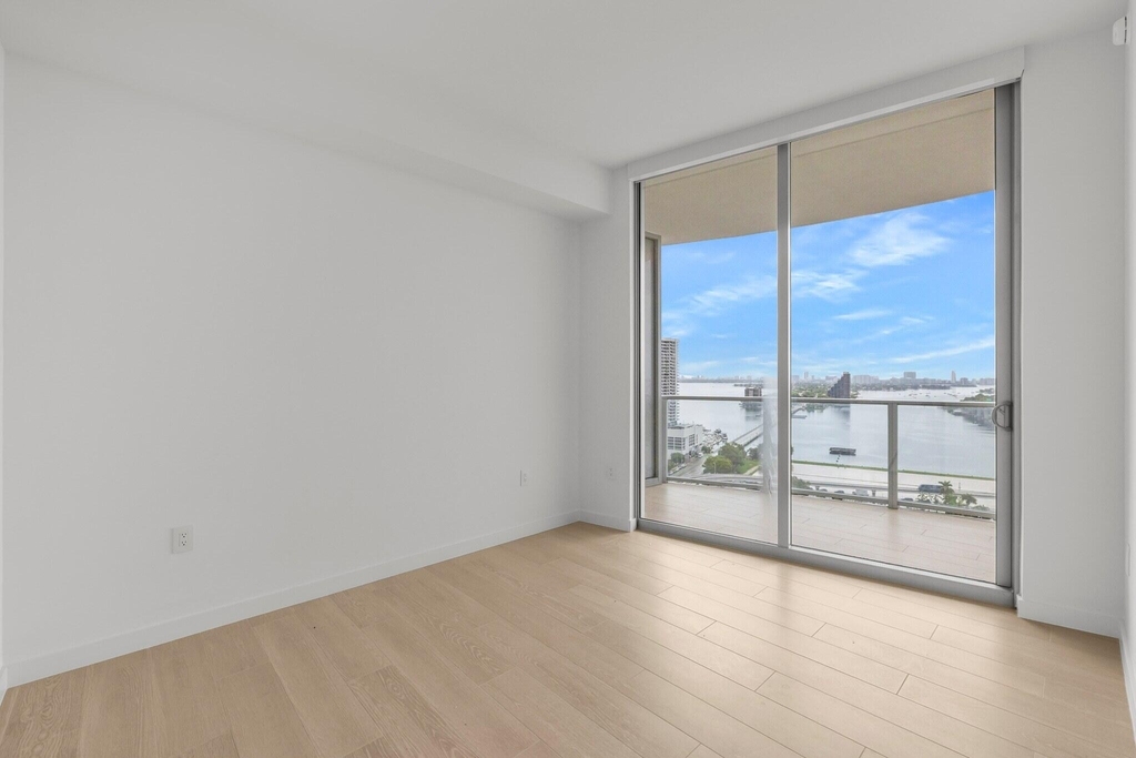1400 Biscayne Boulevard - Photo 8