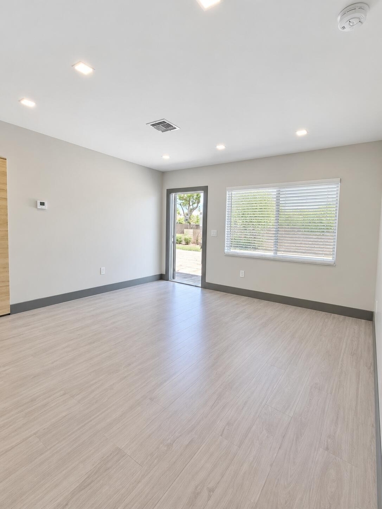 1621 Ne 3rd Avenue - Photo 6