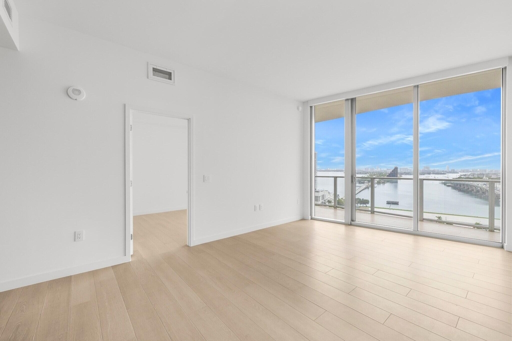 1400 Biscayne Boulevard - Photo 6