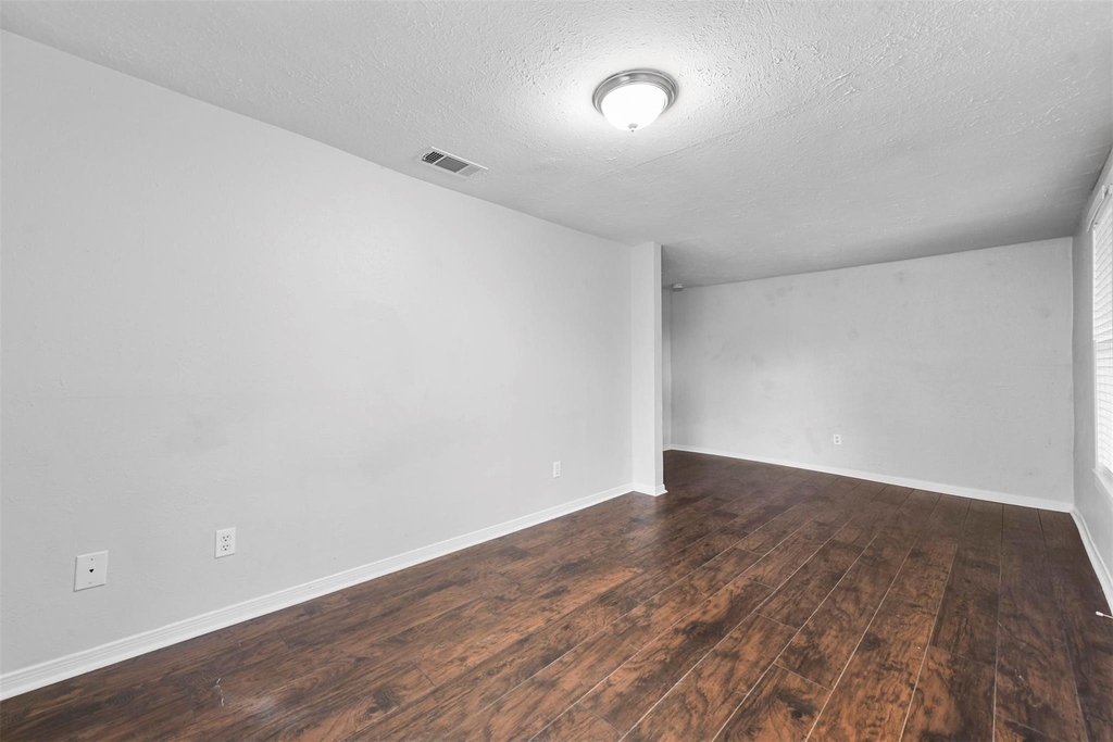 521 Ruth Street - Photo 4