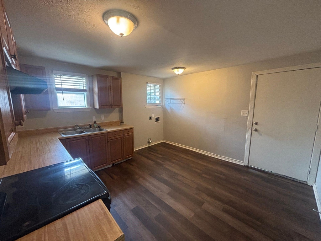 521 Ruth Street - Photo 5