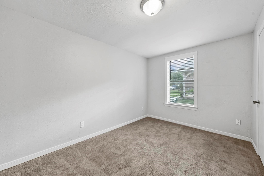 521 Ruth Street - Photo 9