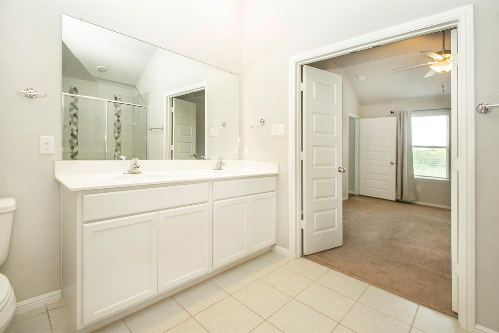8840 Landergin Mesa Drive - Photo 16