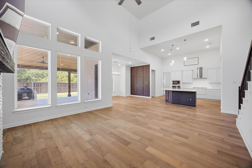 1815 Navarre Way - Photo 9