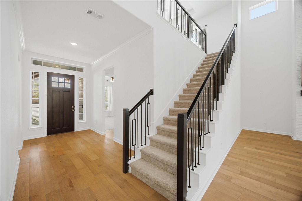 1815 Navarre Way - Photo 3