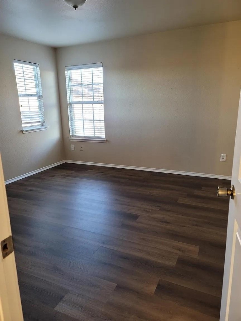4706 Maritime Cove - Photo 12