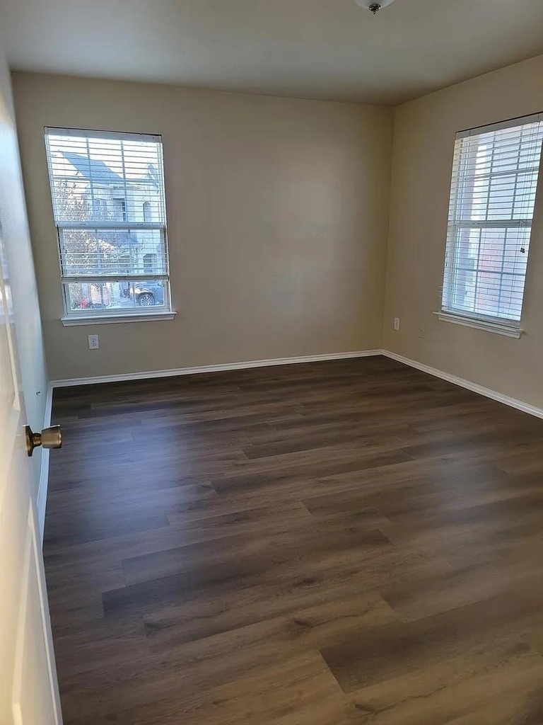4706 Maritime Cove - Photo 11