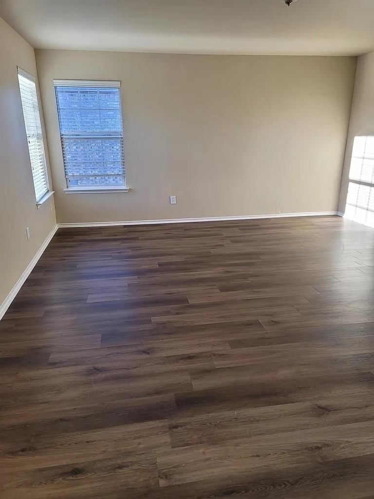 4706 Maritime Cove - Photo 10