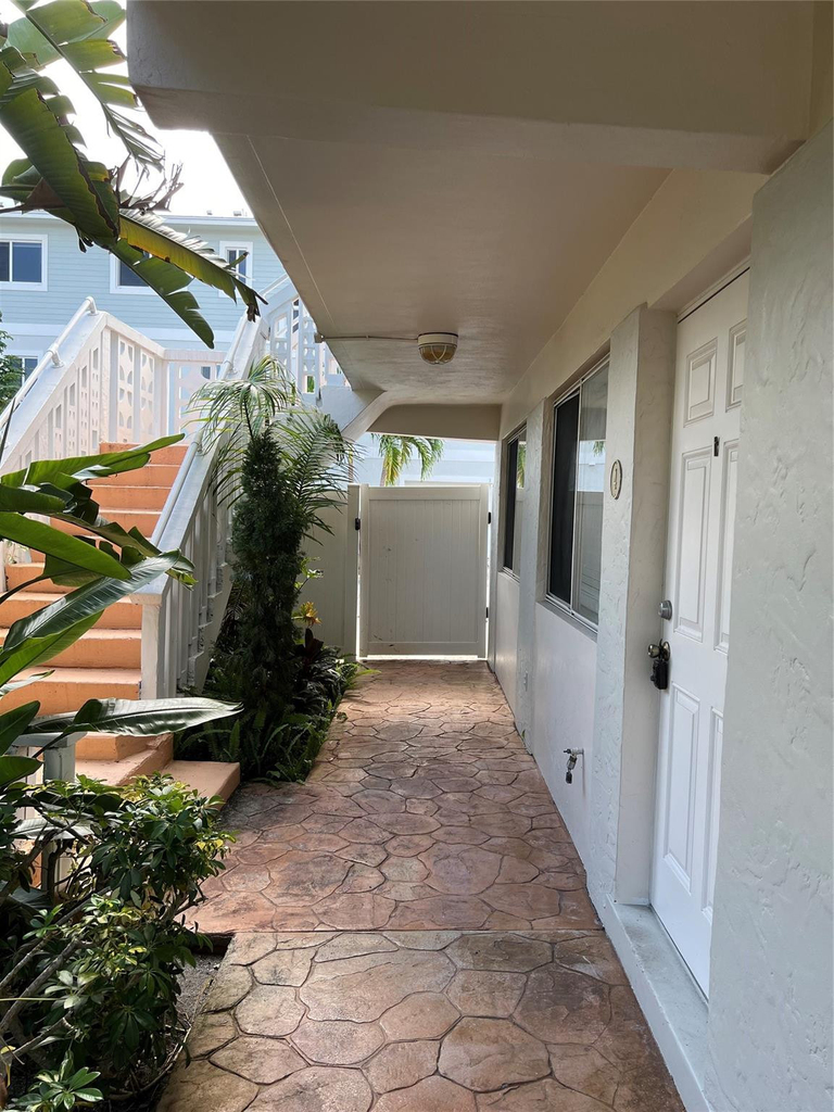 610 Ne 29th Drive - Photo 12