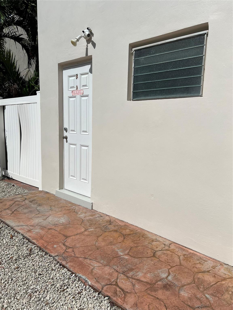 610 Ne 29th Drive - Photo 21