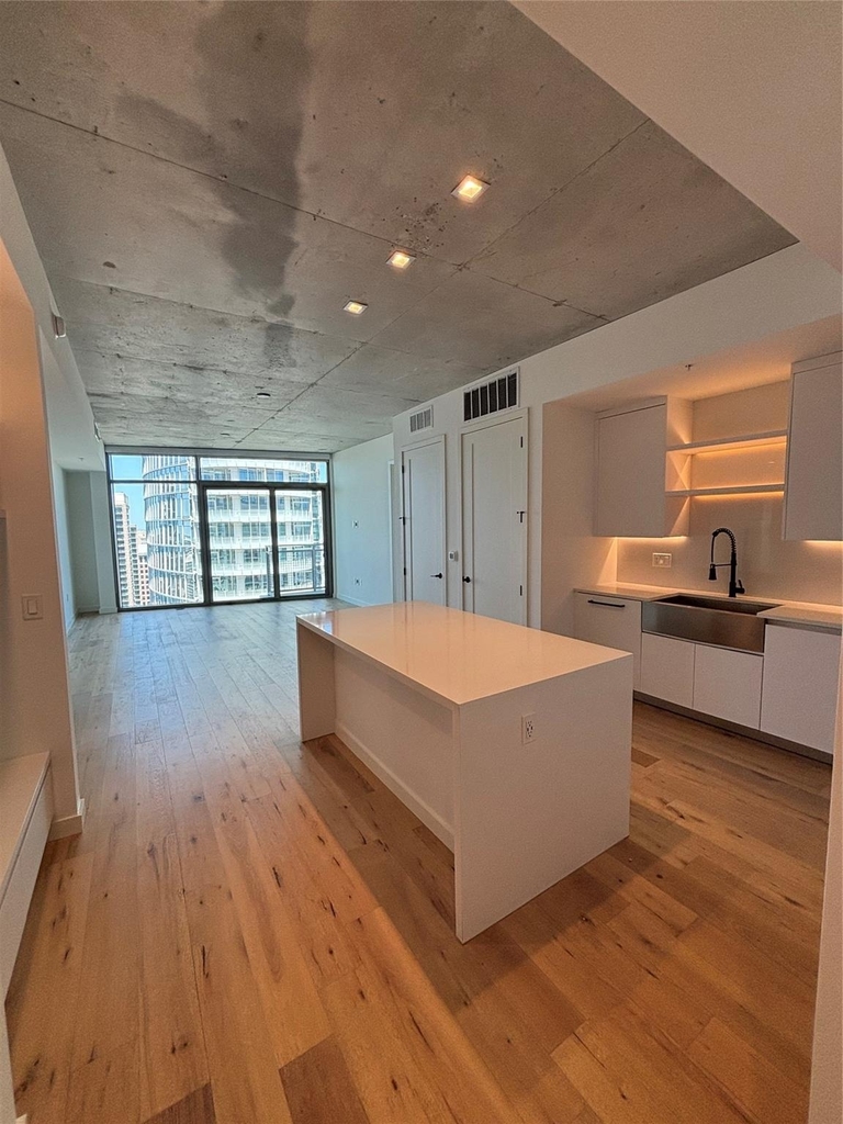 1801 N Pearl Street - Photo 0
