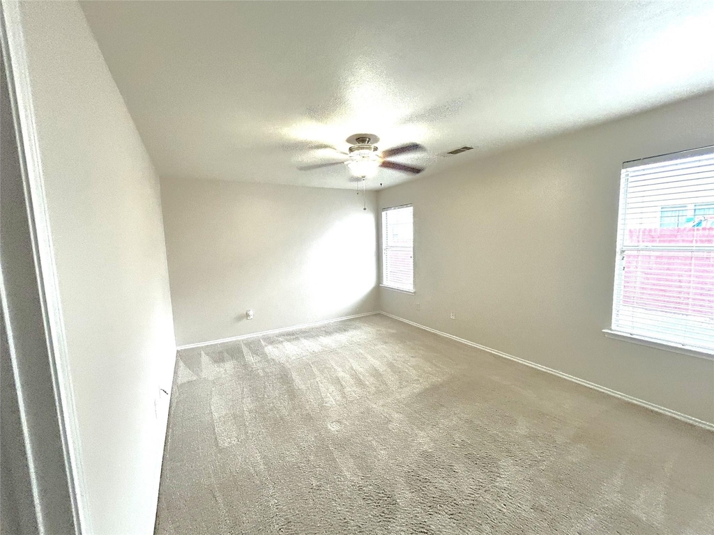 10445 Hideaway Trail - Photo 8