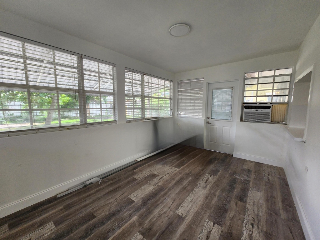 8760 Nw 14th Street - Photo 9