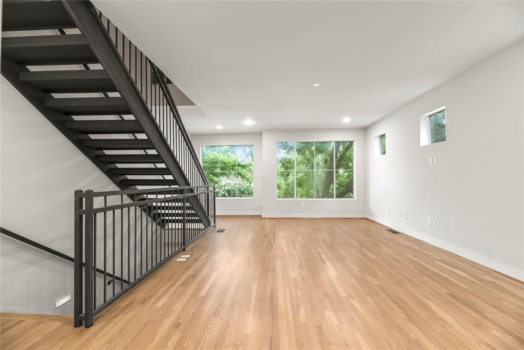 4239 Rawlins Street - Photo 2