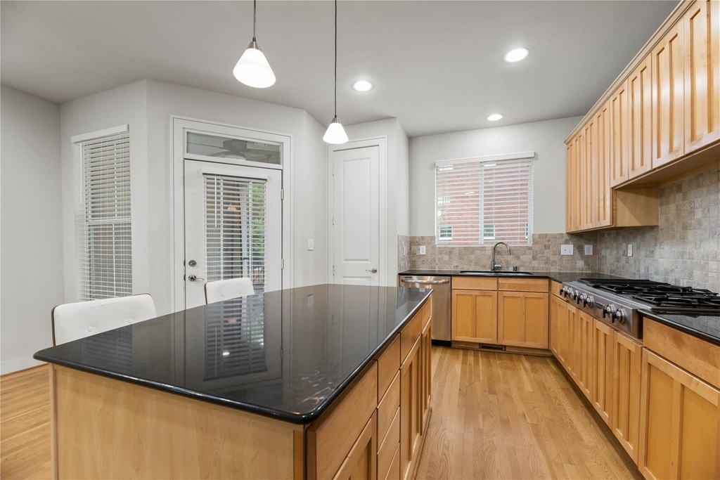 4239 Rawlins Street - Photo 7