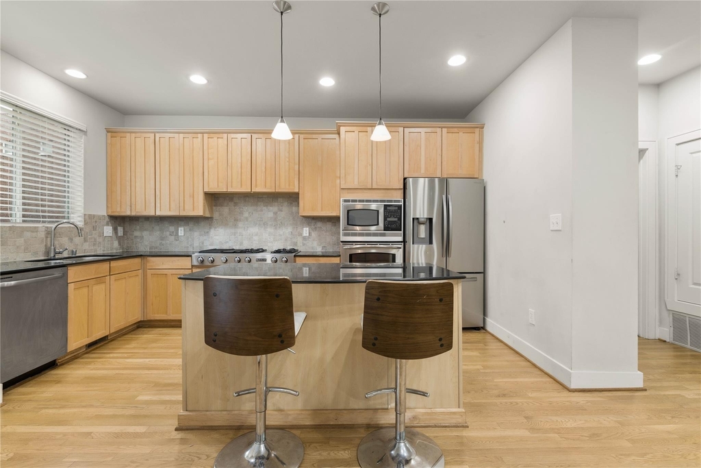 4239 Rawlins Street - Photo 4