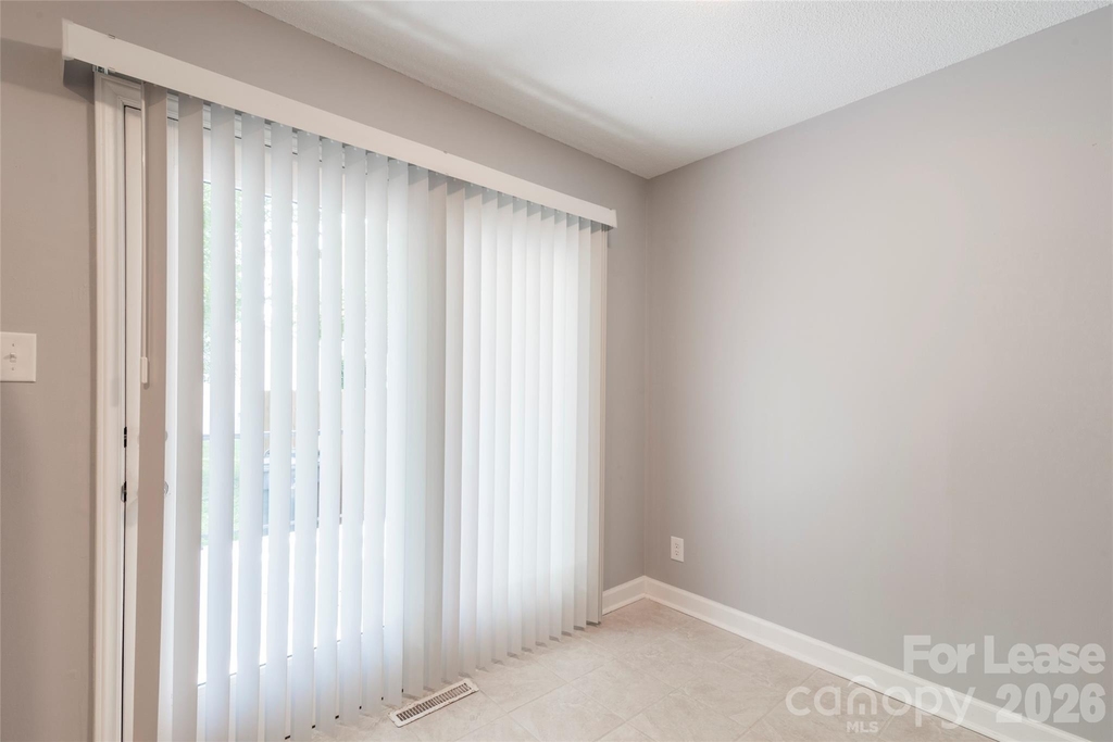 3331 Erskine Drive - Photo 9