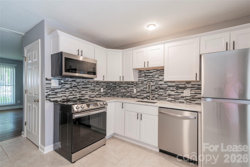 3331 Erskine Drive - Photo 6