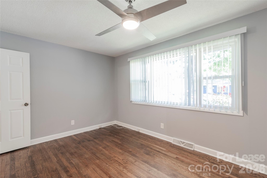 3331 Erskine Drive - Photo 14