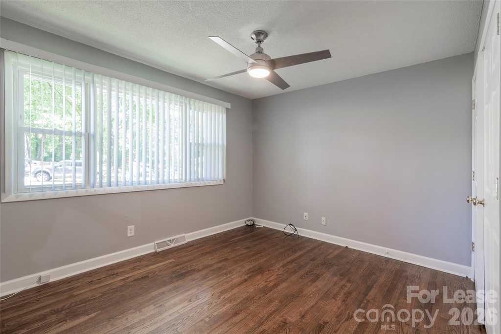 3331 Erskine Drive - Photo 11