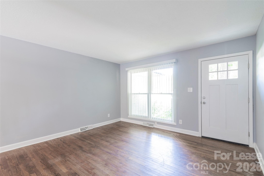 3331 Erskine Drive - Photo 2