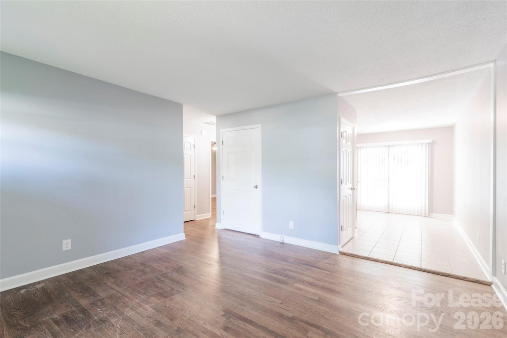 3331 Erskine Drive - Photo 4