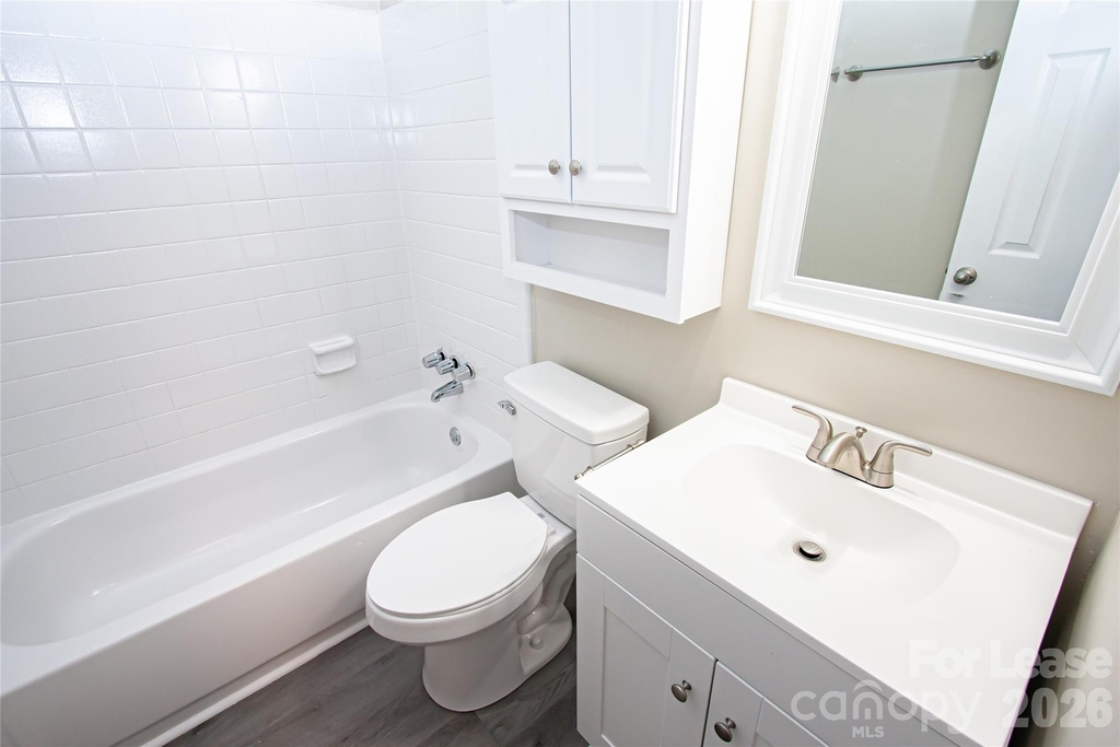 300 E Charlotte Avenue - Photo 6