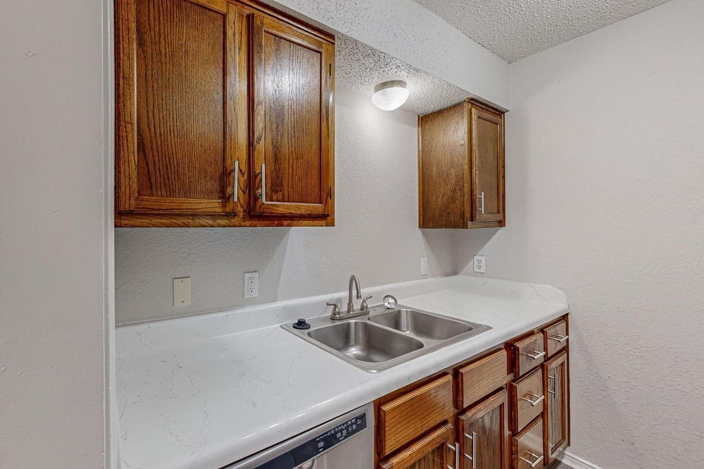 420 Lucille Street - Photo 6