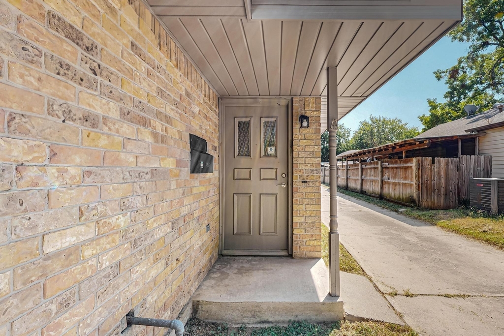 420 Lucille Street - Photo 1