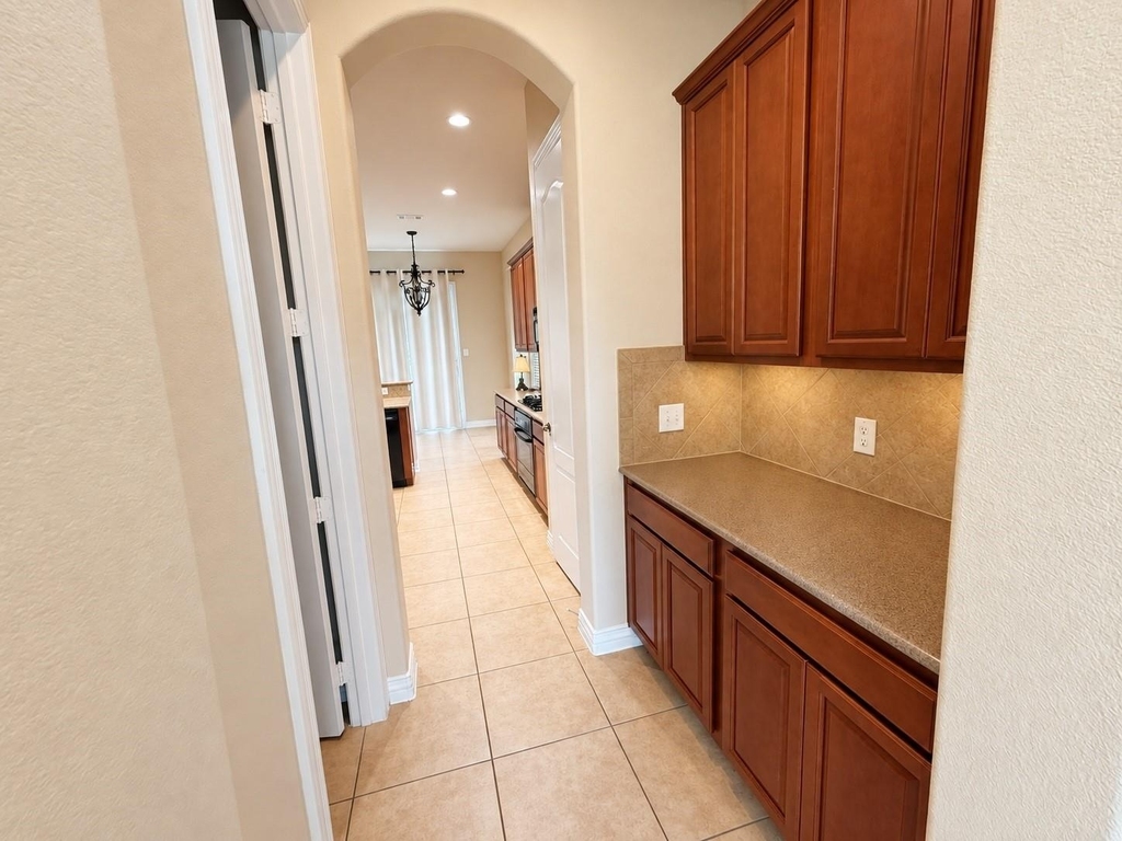 1572 Barksdale Drive - Photo 3