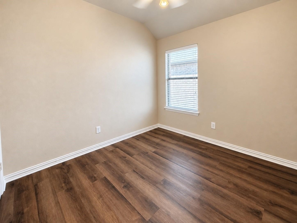 1572 Barksdale Drive - Photo 15