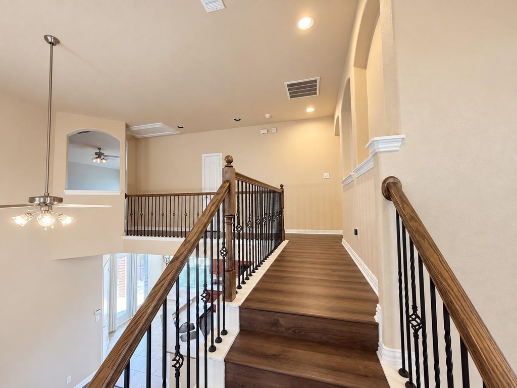 1572 Barksdale Drive - Photo 9
