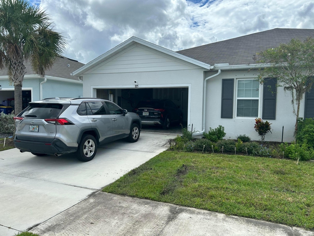 825 Persimmon - Photo 0