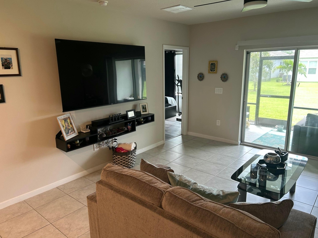 825 Persimmon - Photo 6