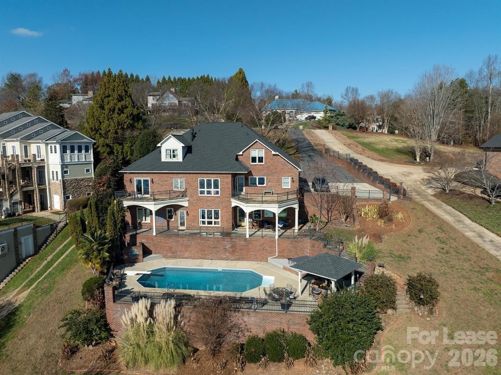 121 Pleasant Pointe Drive - Photo 3