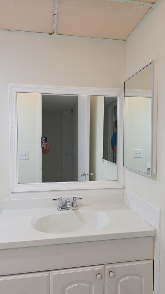 470 Executive Center Drive - Photo 14
